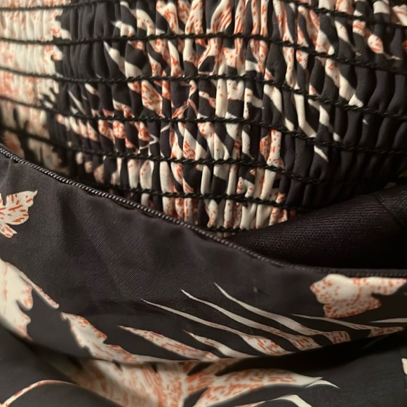 Chic Black and Cream Wide-Leg Jumpsuit - Picture 3 of 9